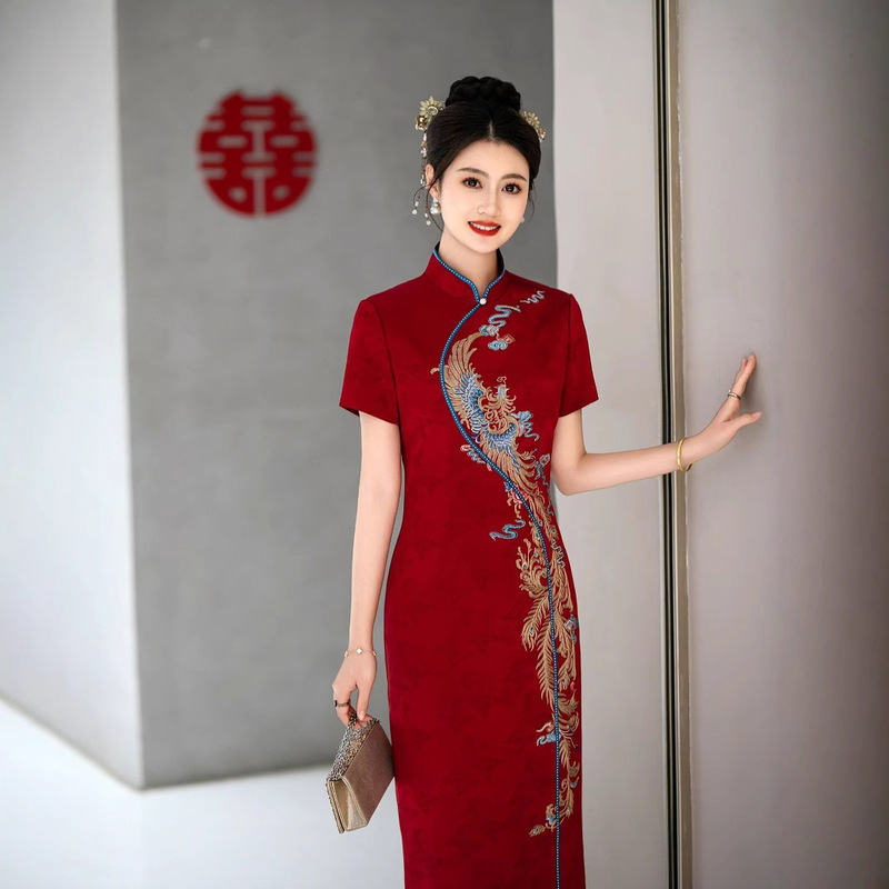 Acetic Acid Embroidered Cheongsam High-end 2025 New Red Happy Mother-in-law Wedding Dress plus size Young Cheongsam Acetic Acid Embroidered Cheongsam High-end 2025 New Red Happy Mother-in-law Wedding Dress plus size Young Cheongsam