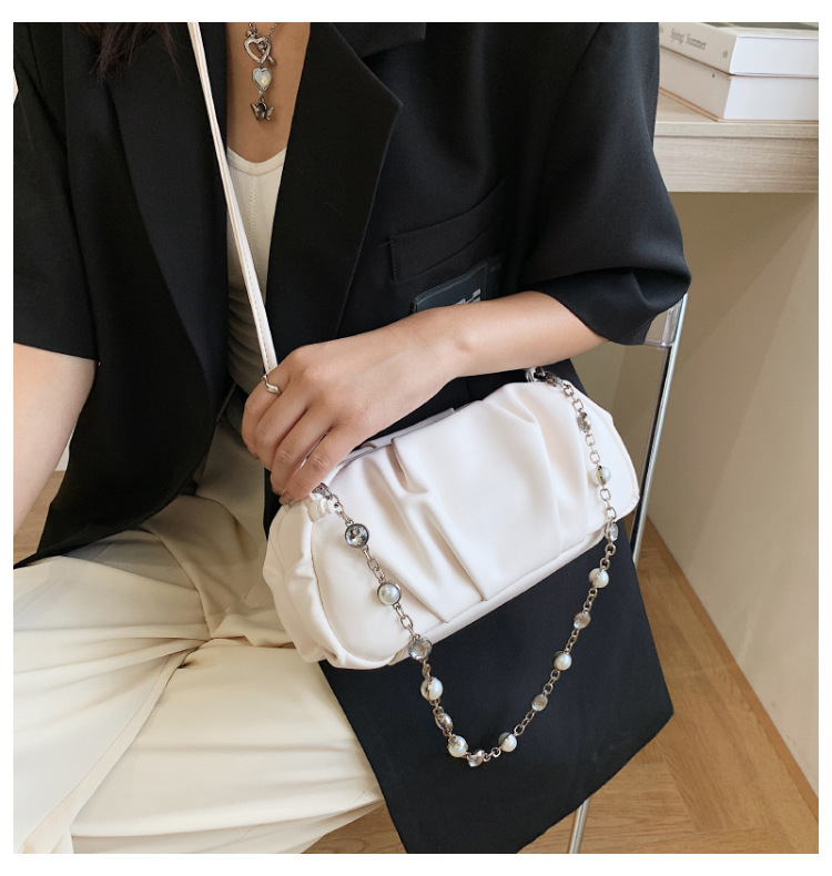Wholesale Soft Pu Fold Pearl Chain Single Shoulder Handbag Nihaojewelry display picture 68