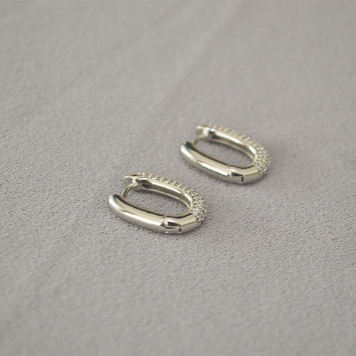Japanese and Korean-style trendy, modern, internet-celebrity-inspired, minimalist zircon-encrusted, cool-temperament U-shaped buckle ear studs and earrings for women.