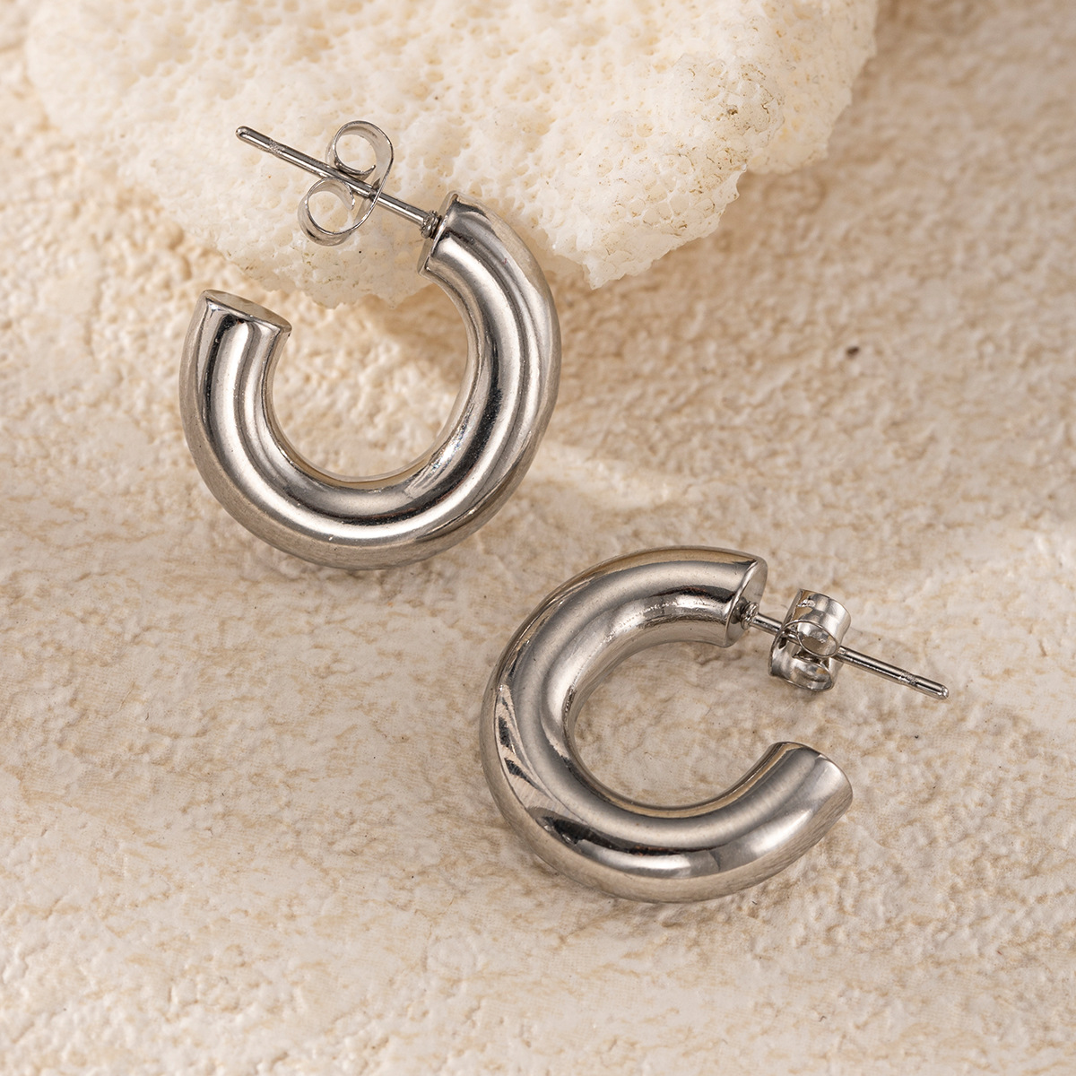 TENA Europa y los Estados Unidos venta transfronteriza caliente de titanio acero pernos ligeros de lujo de alta calidad diseño universal pernos de anillo nicho para mujeres transfronterizas