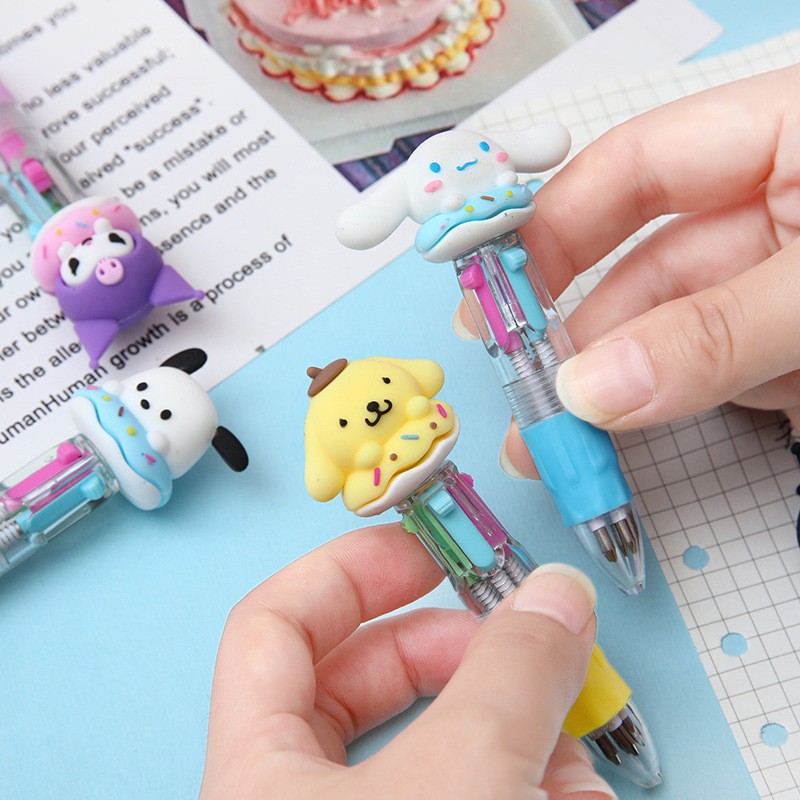 Nuevos dibujos animados pequeños bolígrafos de cuatro colores cuatro en uno bolígrafos portátiles bolígrafos de escritorio para estudiantes de primaria suministros de estudio