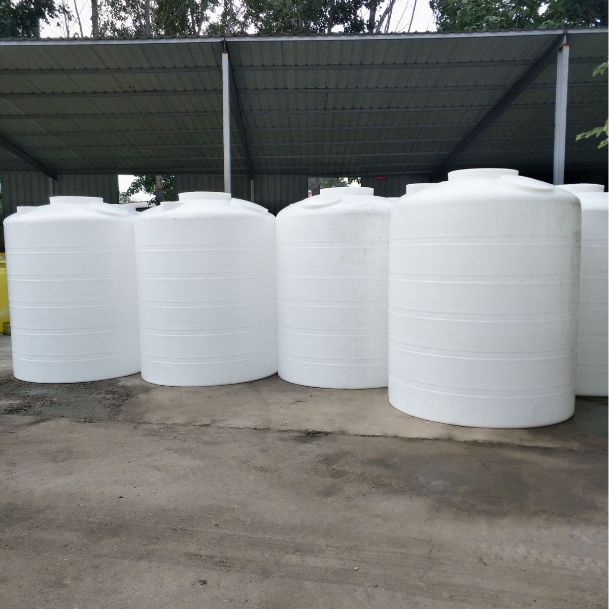 济南厂家直销PE水箱5吨塑料水箱减水剂水箱水塔防腐耐酸碱储水罐