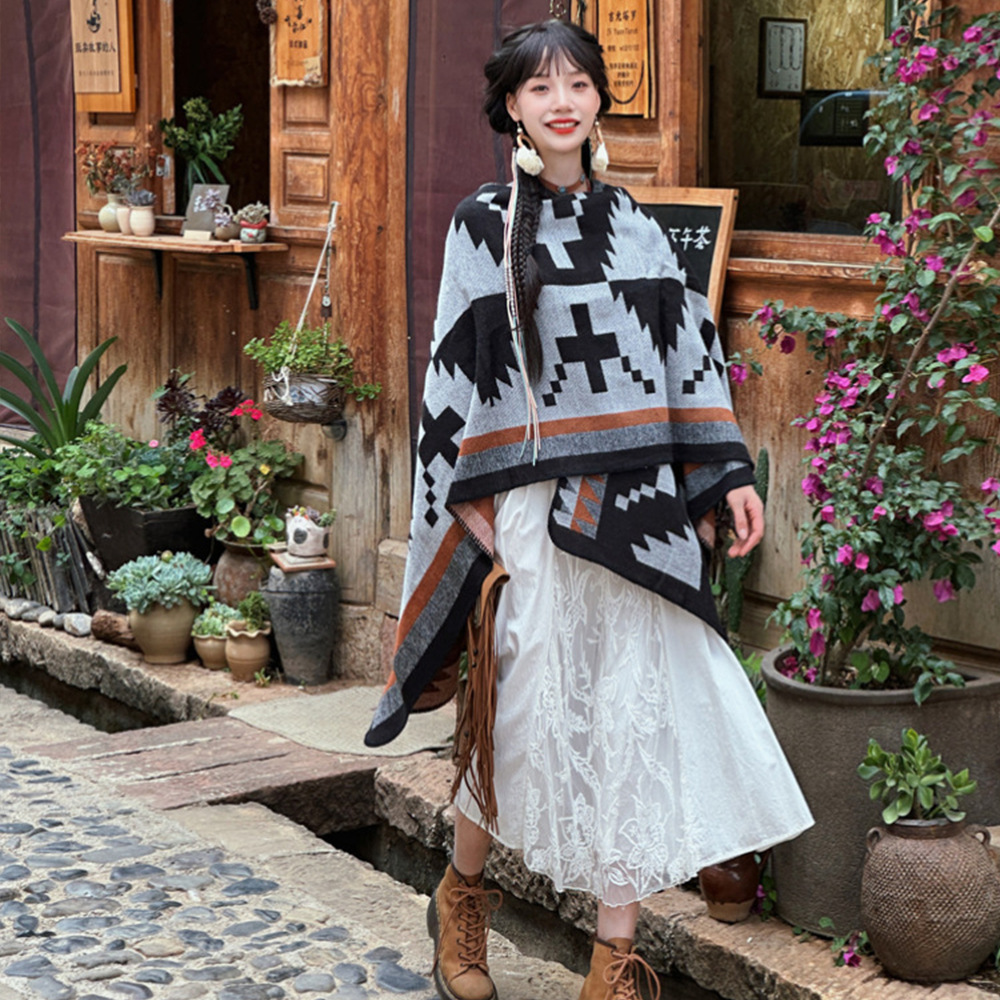 Liu Yifei usa una capa cálida de otoño y invierno para viajar a Daocheng Aden, Tíbet, Xinjiang