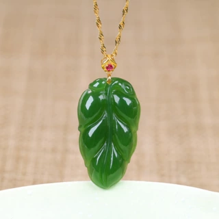 福贝钻珠宝【18K金镶天然和田玉碧玉树叶吊坠】裸石尺寸约17*30mm