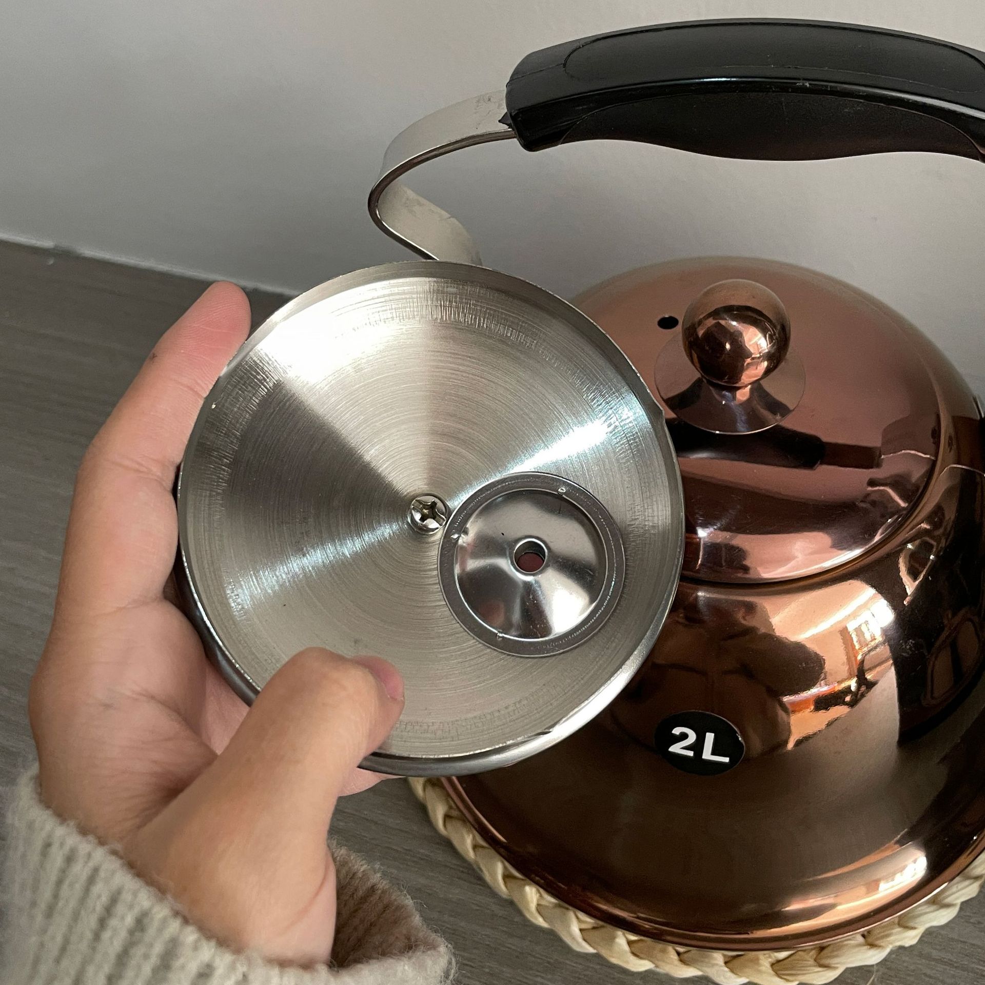 Olla de campana dorada rosa 201 hervidor de acero inoxidable silbido hervidor de agua de gran capacidad hervidor de agua de llama abierta para gas 2L