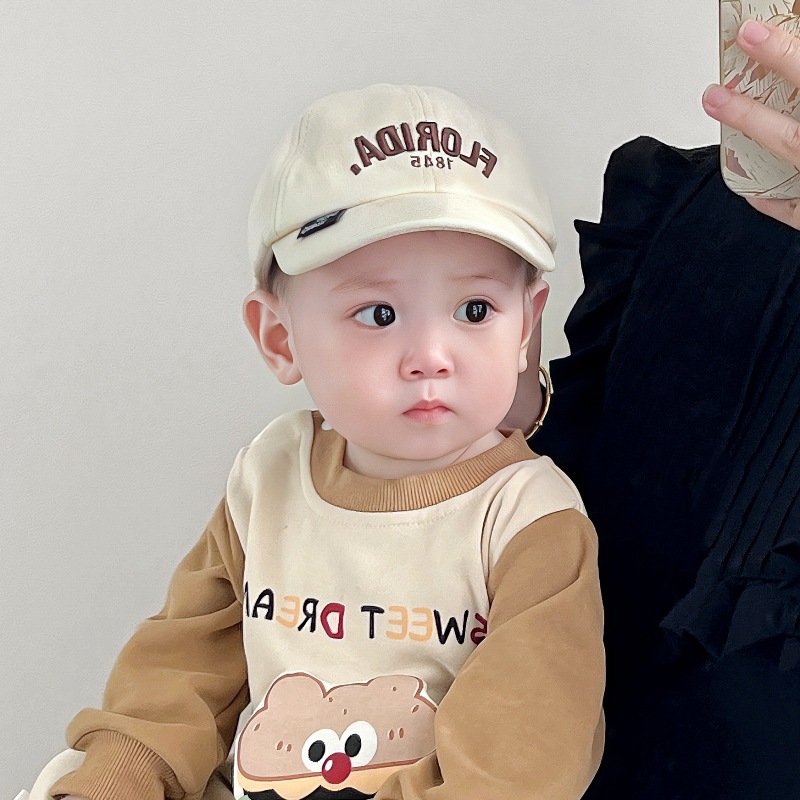 Sombrero de bebé primavera y otoño letras extranjeras para niños sombrero de boca de pato de bebé otoño y invierno corto para niños sombrero de béisbol de sombra de la marea