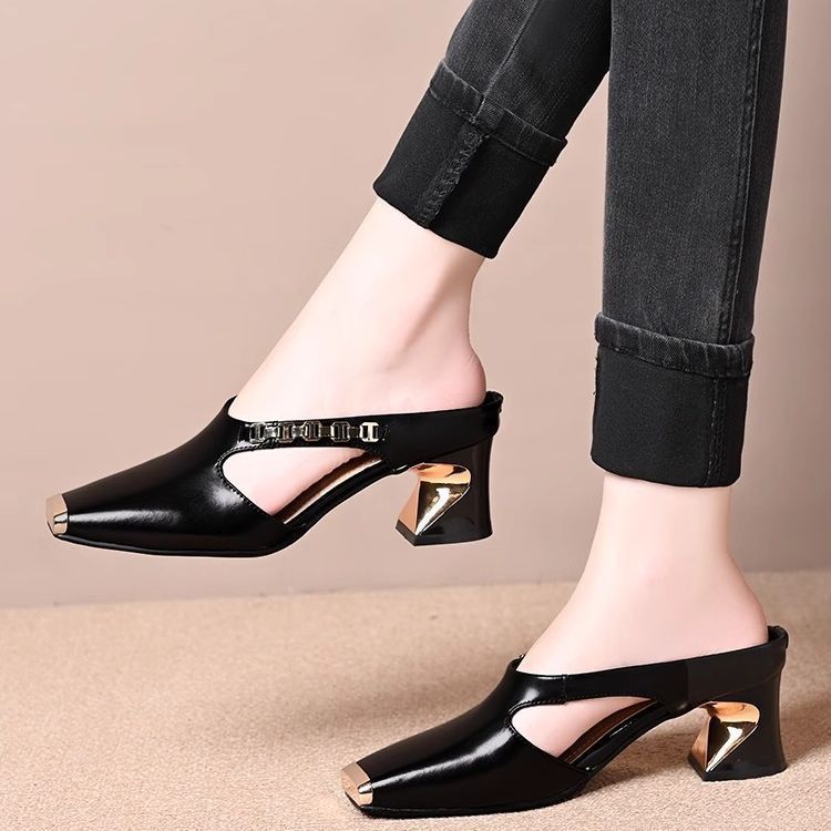 Metálico de hierro de verano nuevo tipo de zapatillas de cabeza cuadrada y media zapatillas de mujer de talón medio casual zapatillas de cabeza de taco alto