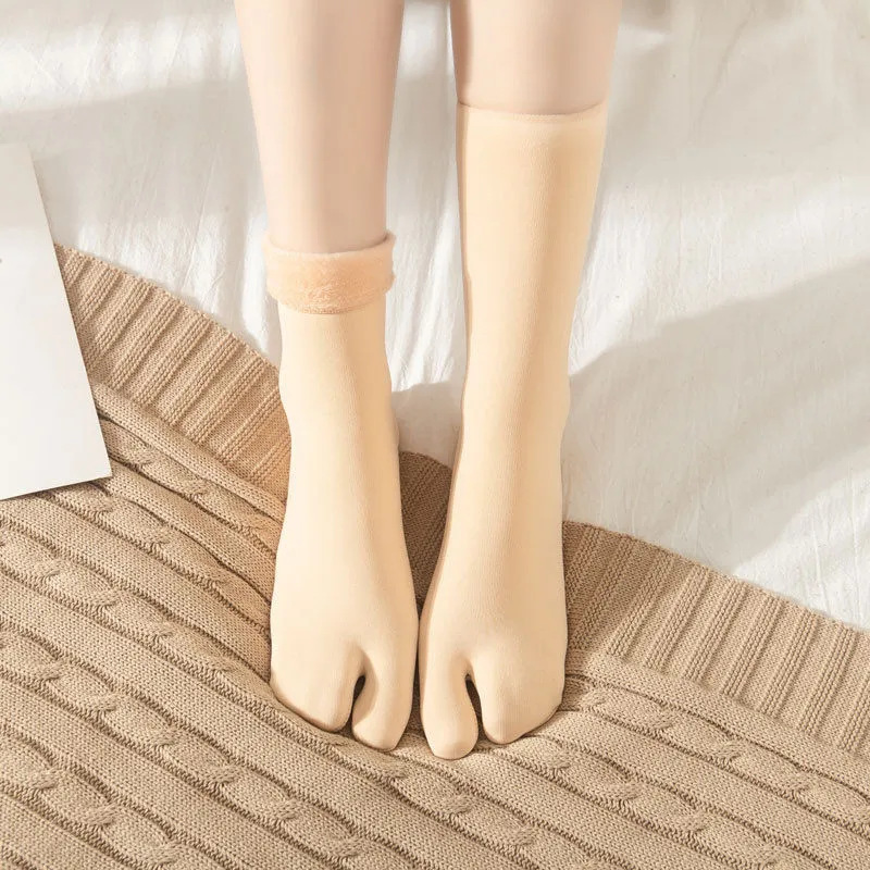 두 손가락 스노우 양말 스킨 컬러