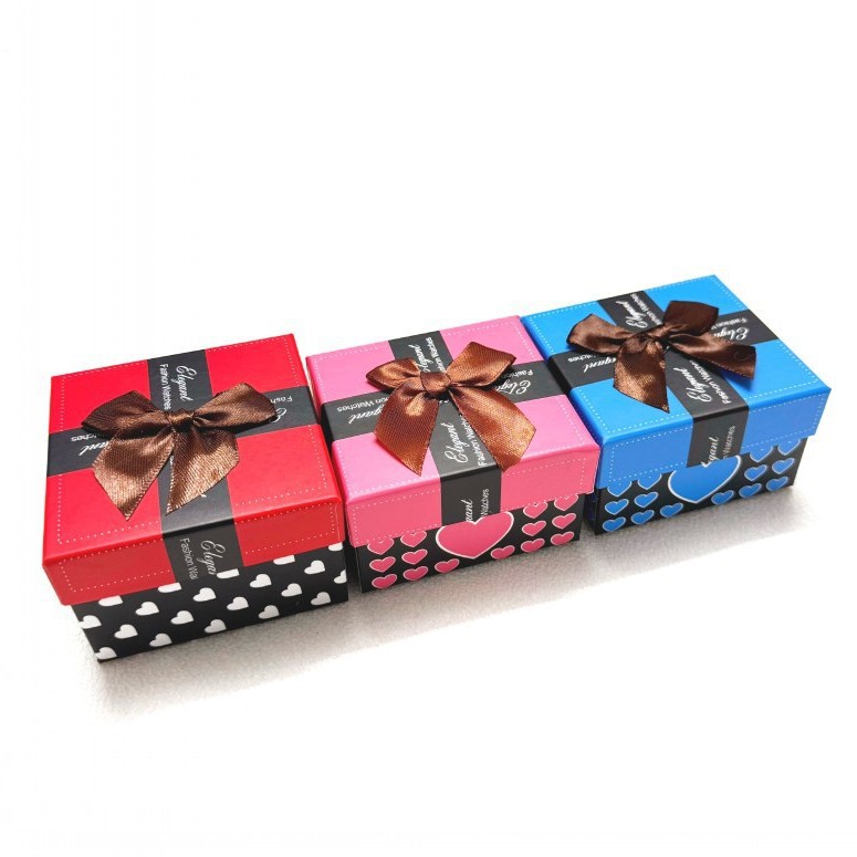 Caja pequeña blanca en forma de corazón de 9*9*6CM, caja para reloj, caja para reloj y pulsera de pareja, caja de regalo, caja para joyería.