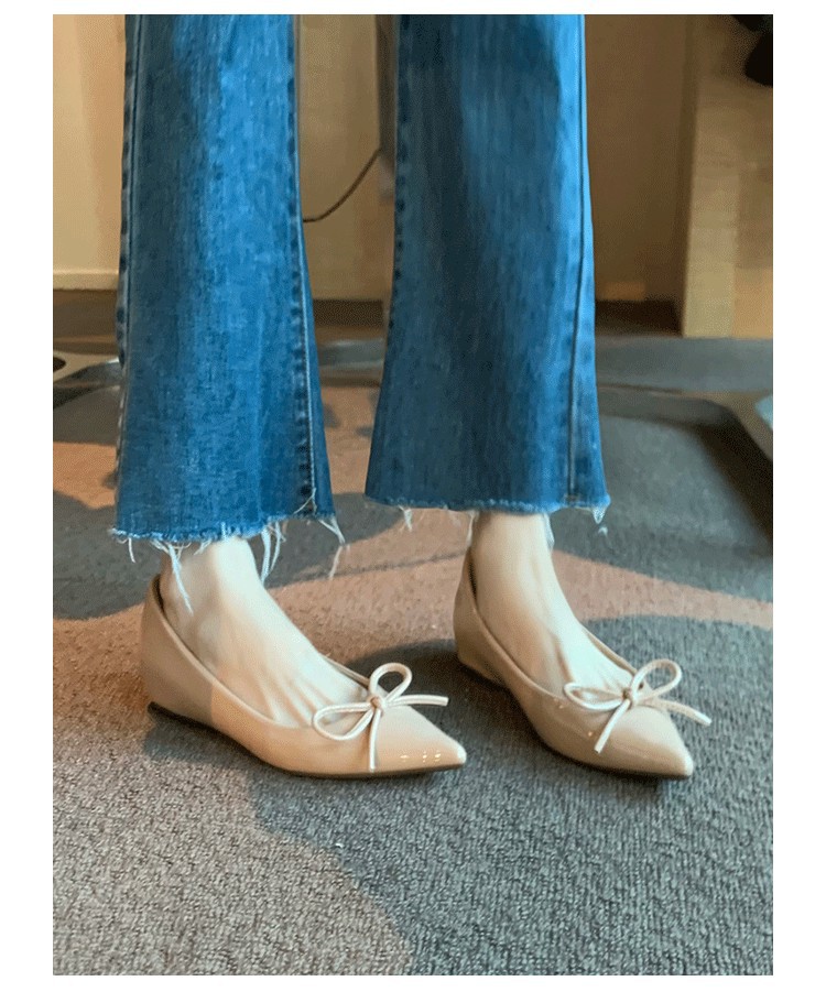 Dulce francés multi-tipo punzante superficial en la altura de la boca de una sola mujer arco zapato plano desnudo un pedale de viento suave