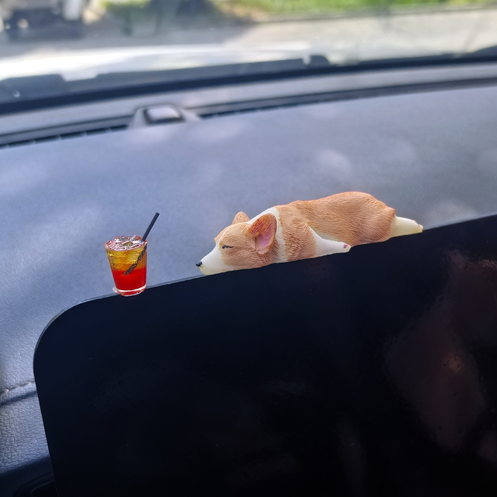 Mini posición para dormir, decoración de coche Corgi, decoración creativa de la consola central del coche, lindo coche de perrito de resina