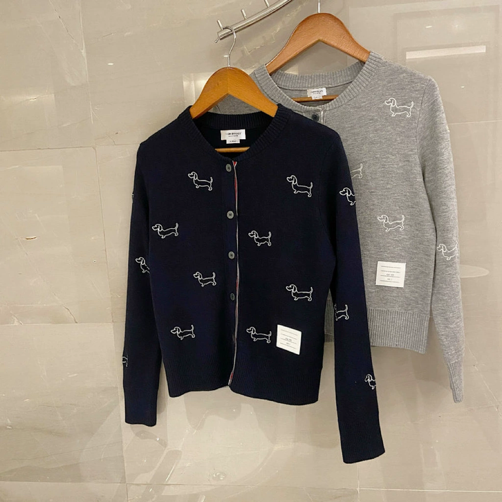 THOM BRASSY исключительно для физических магазинов 9317 полностью вышитый кардиган с круглым вырезом