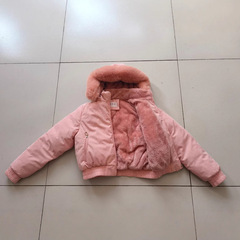 2025外国貿易の新型韓国版綿服の女性の短いタイプの小さい子は綿服の純色の大きい毛の襟の綿入れの上着のファッションを厚くします。