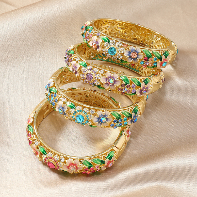 New Palace Style Texturized Retro Hollow Bracelet Ethnic Style Jewelry Women's Hand-made Painted All-match Bracelet Jewelry