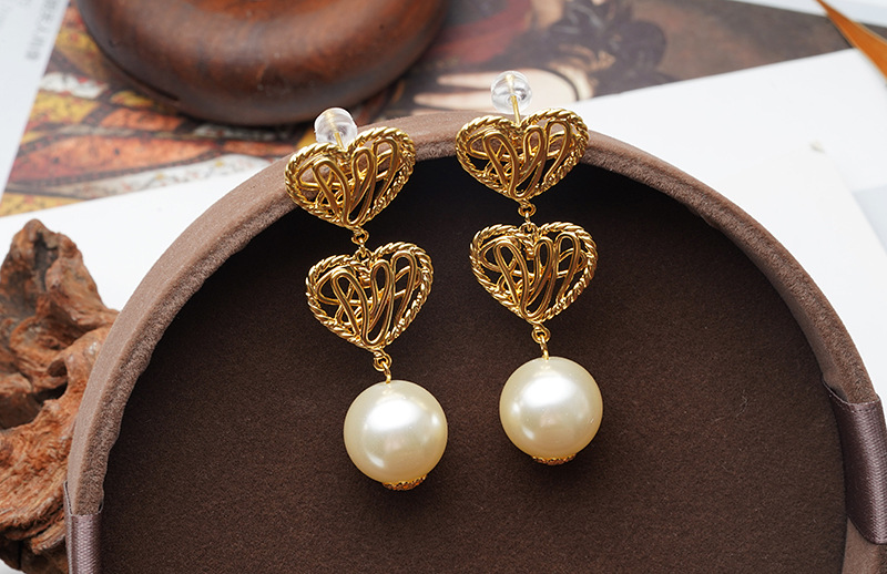 6g Weight Cute Heart Shape Alloy Plating Artificial Pearls Women's 1 Pair
