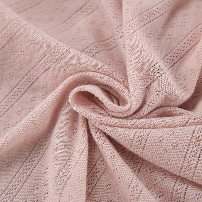 Ensemble pyjama femme composé d'un haut court à manches longues en maille unie et d'un pantalon large._voghion.com