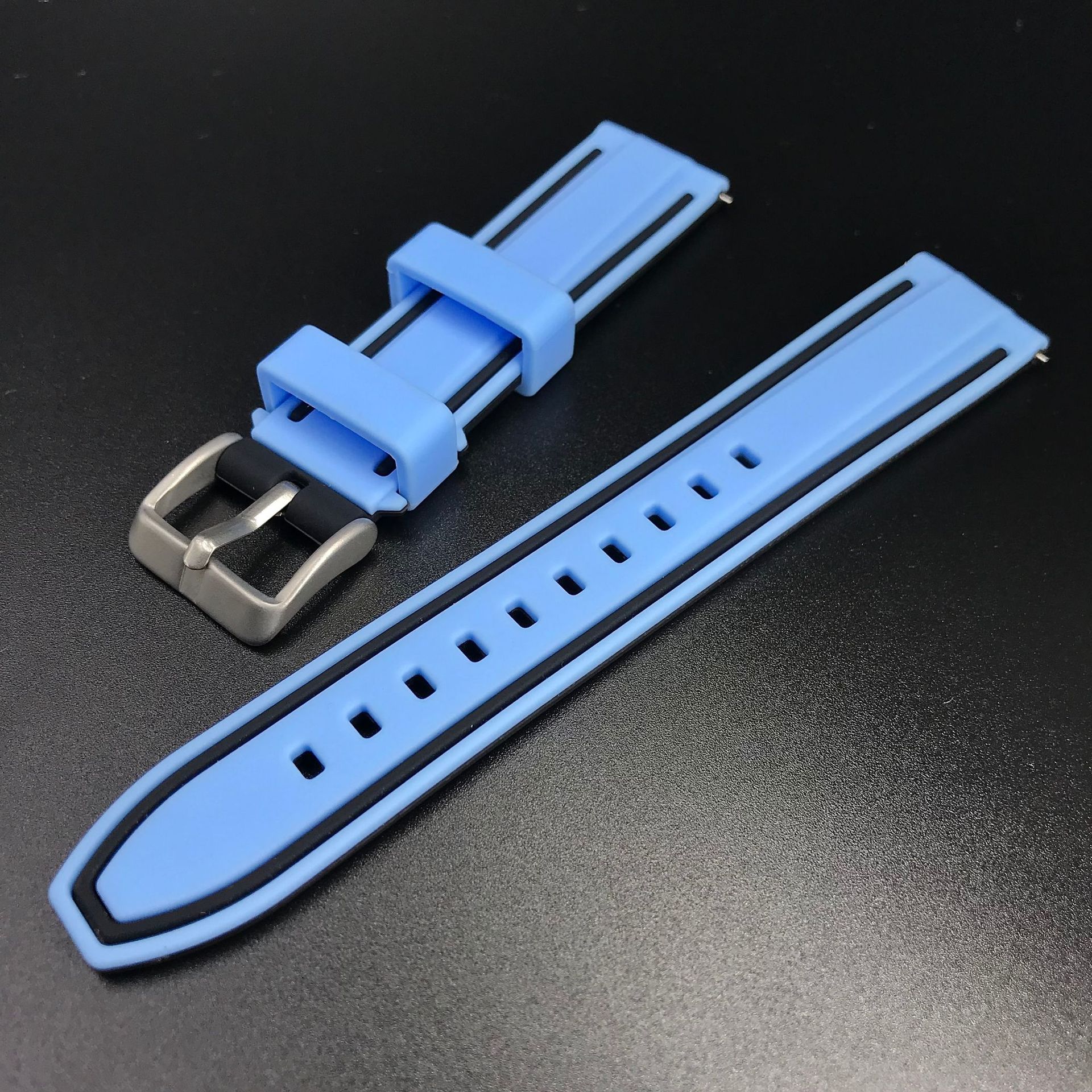 Universal de la correa de silicona transfronteriza interruptor de liberación rápida de dos colores banda de oído adaptador 20 22 24mm de silicona de dos colores Reloj