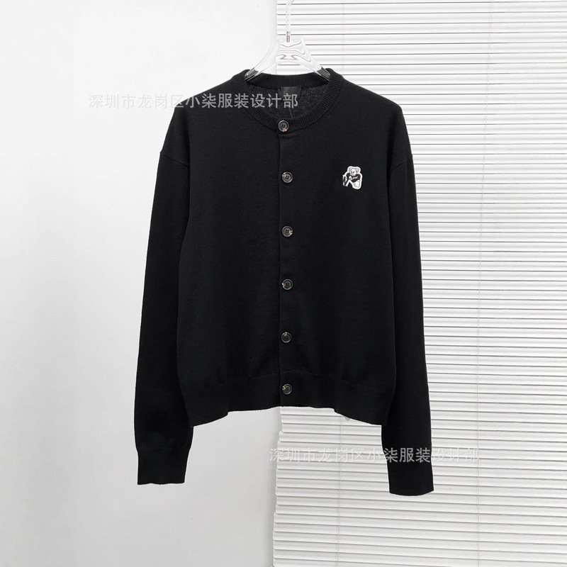 We11 New Product 25 Early Autumn Teddy Bear Patch Wool Knitted Cardigan Preppy Style Badge Casual Jacket for Women