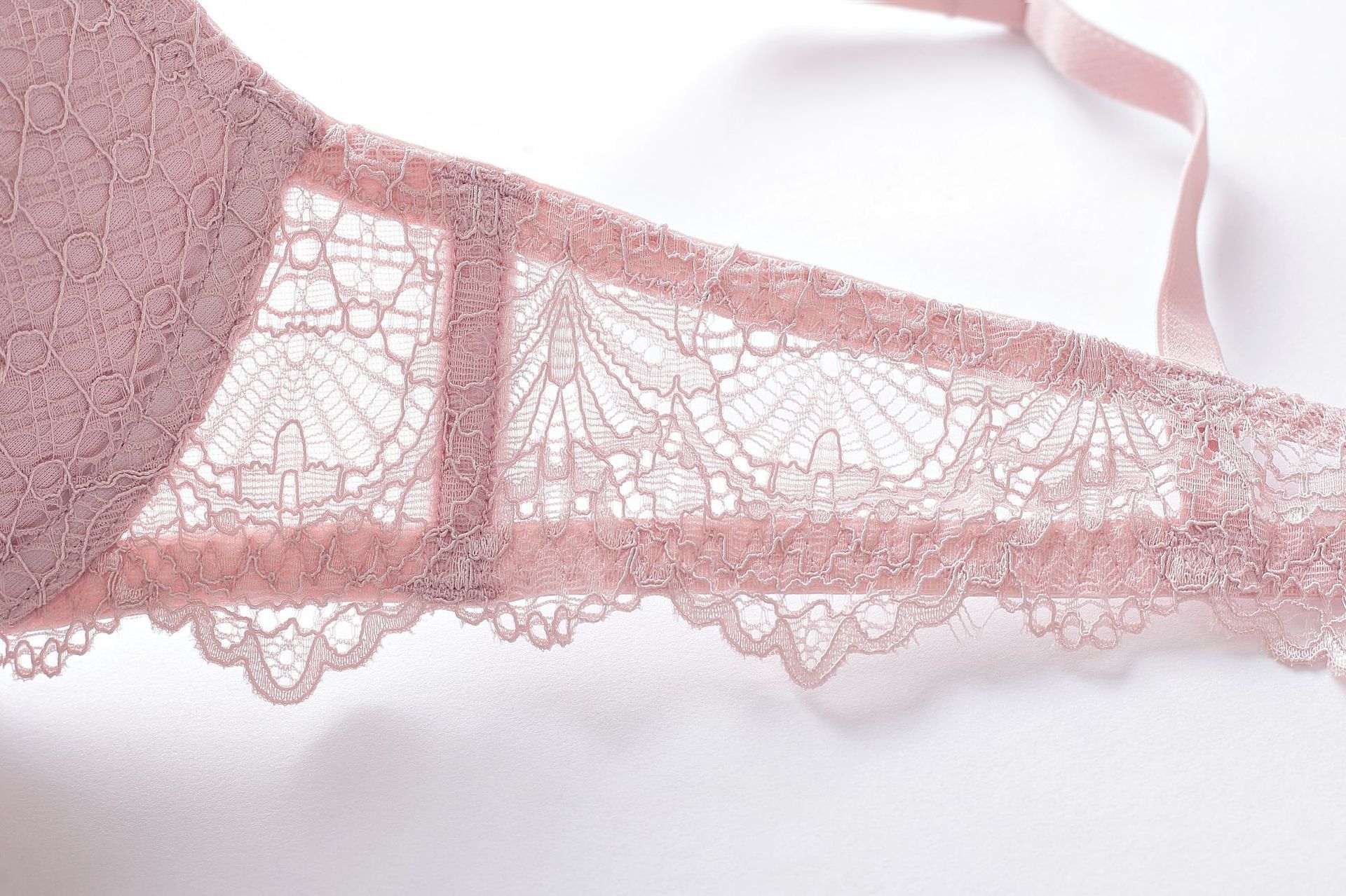 1723 Girls' Gathering Sexy French Lace Women's Thin Top and Thick Bottom Underwear Bra Set_voghion.com