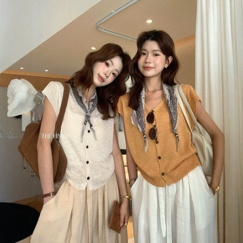 Lemon Green Tea Summer French Old Money Style Simple Loose Slimming V-Neck Casual Knit Cardigan (with Silk Scarf) Lemon Green Tea Summer French Old Money Style Simple Loose Slimming V-Neck Casual Knit Cardigan (with Silk Scarf)