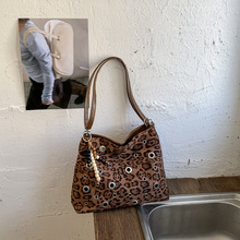 �nϵ�r�б��y���ذ�Ů�ٴ���Ƥ�q�μ�Ҹ�°�С���T�������Ӱ���