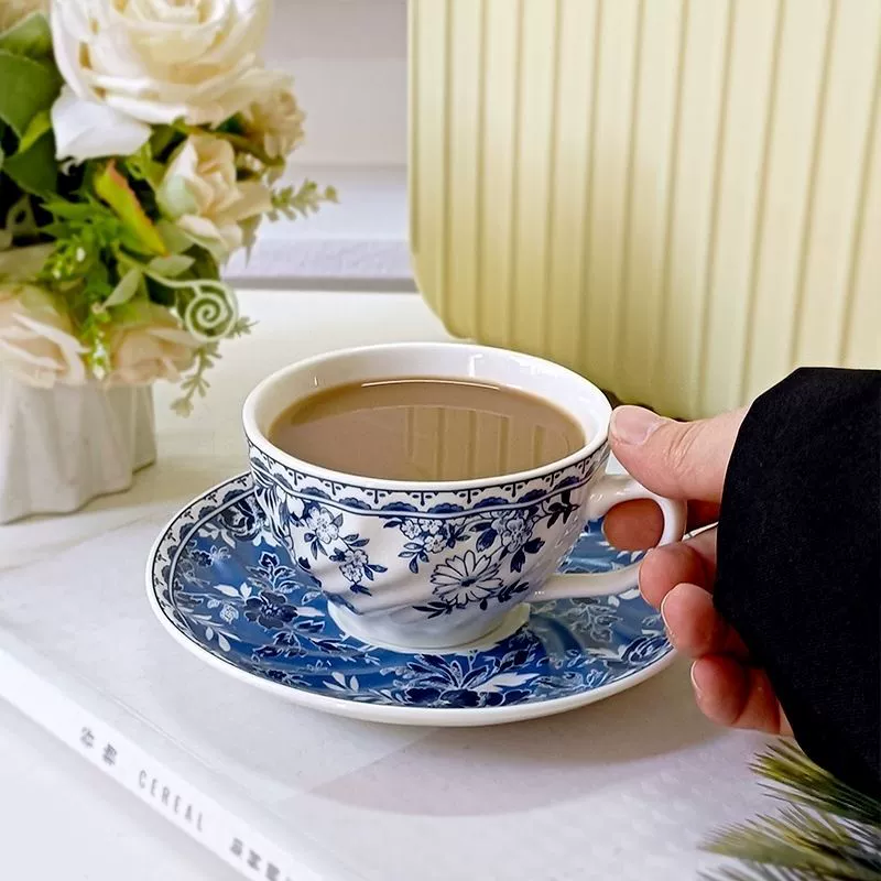 Blue and white coffee coffee pot, Great Britain, British style