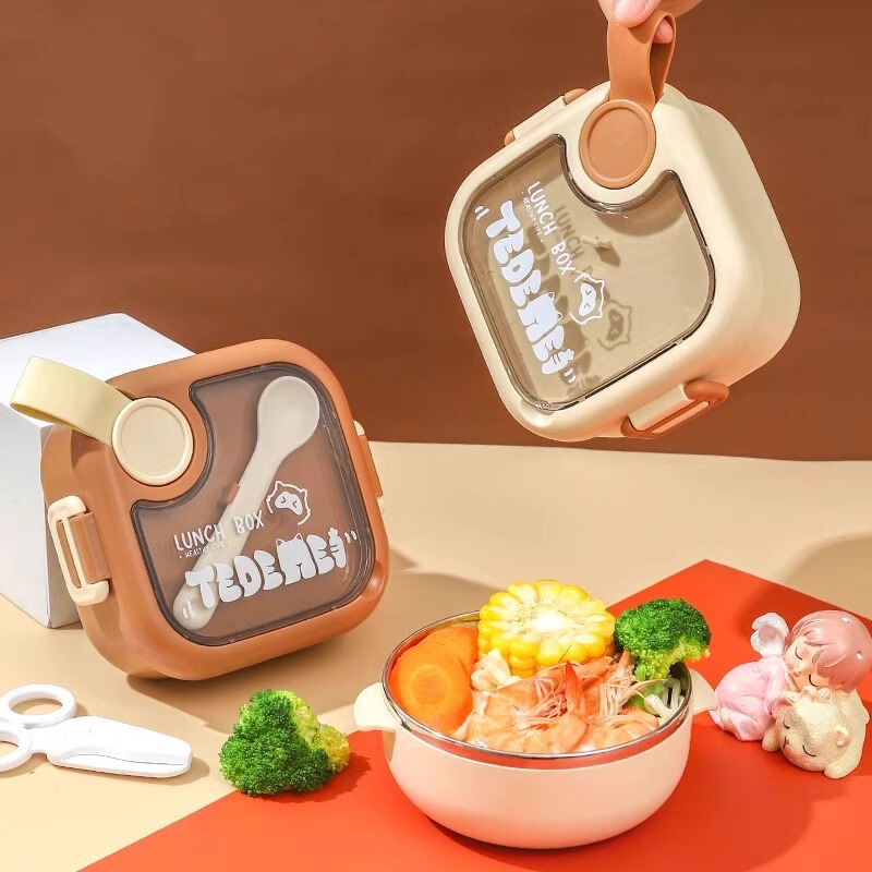 赤ちゃんの外出補助食器子供の携帯食器赤ちゃんの食器のスプーンはセットを持っています。|undefined