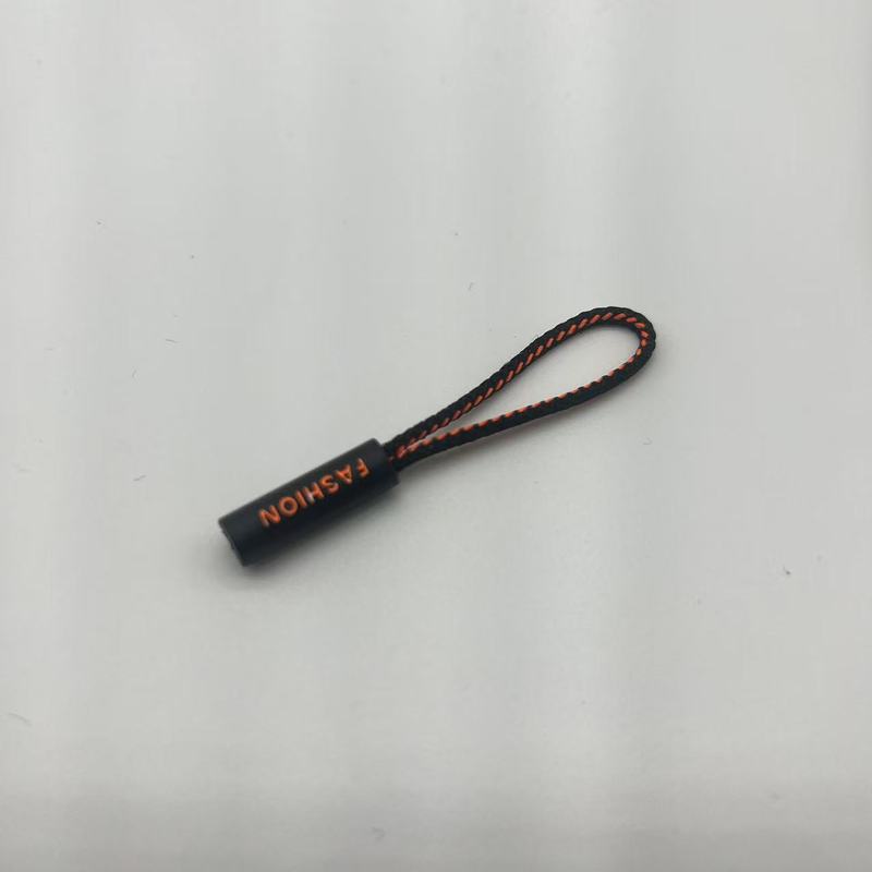 メーカー供給射出成形テールロープカラージッパーヘッドジッパーバックル衣類バッグジッパー耐寒性TPUテールロープ|undefined
