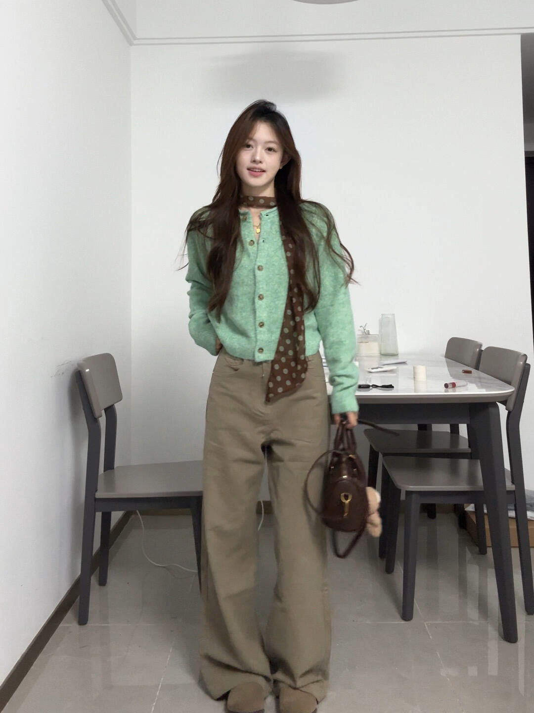 韩系温柔慵懒绿色针织开衫女早秋季穿搭2025新款修身显瘦毛衣外套