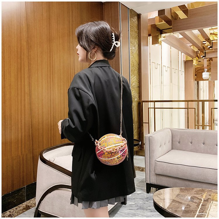 Women's Small All Seasons Pu Leather Letter Streetwear Chain Round Zipper Circle Bag display picture 3