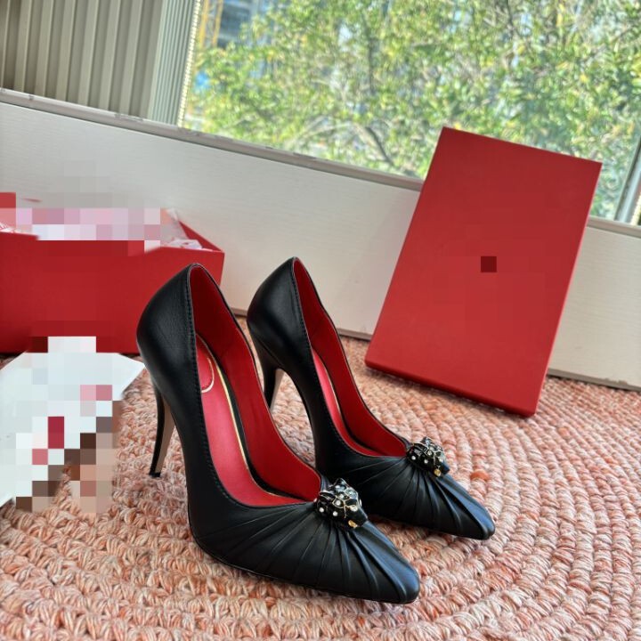 2026V Crystal-Embellished Leopard Pointed-Toe Shallow Fashion Sexy Stiletto High-Heeled Lambskin Pumps 2026V Crystal-Embellished Leopard Pointed-Toe Shallow Fashion Sexy Stiletto High-Heeled Lambskin Pumps