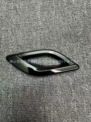 Maserati emblem, Levante, Ghibli, Car logo - standard-martha-president-six-piece-set-glossy-black