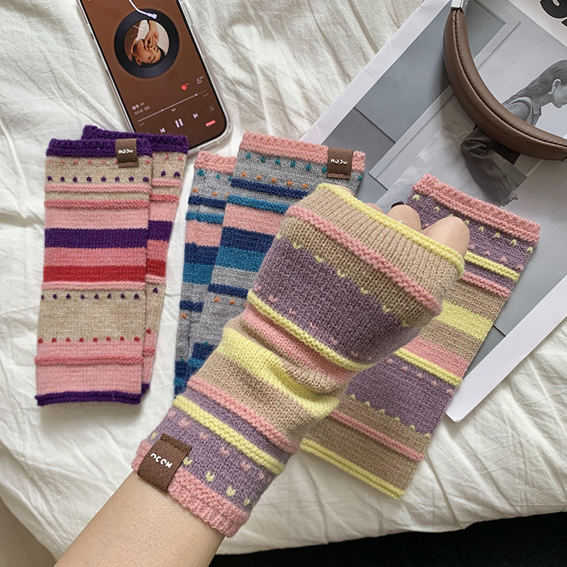 Guantes de ciclismo de otoño y invierno 2025 nuevos guantes de medio dedo a rayas de color calientes de lana de punto manga de muñeca al por mayor