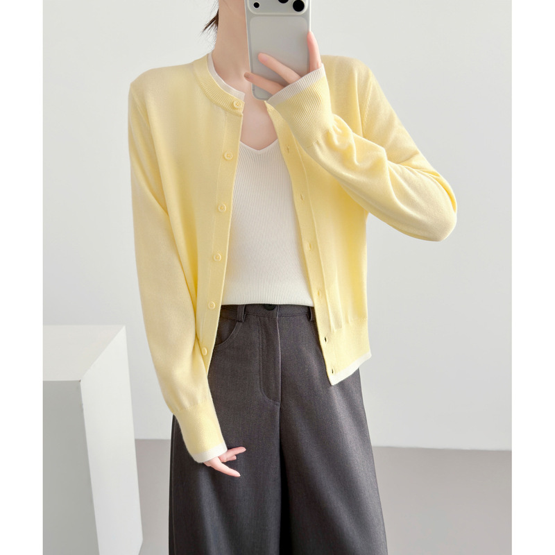 Korean-Style Color-Blocking Faux Two-Piece Knitted Cardigan for Women, Early Spring New Short Sweater Coat, Stylish Versatile Round-Neck Top