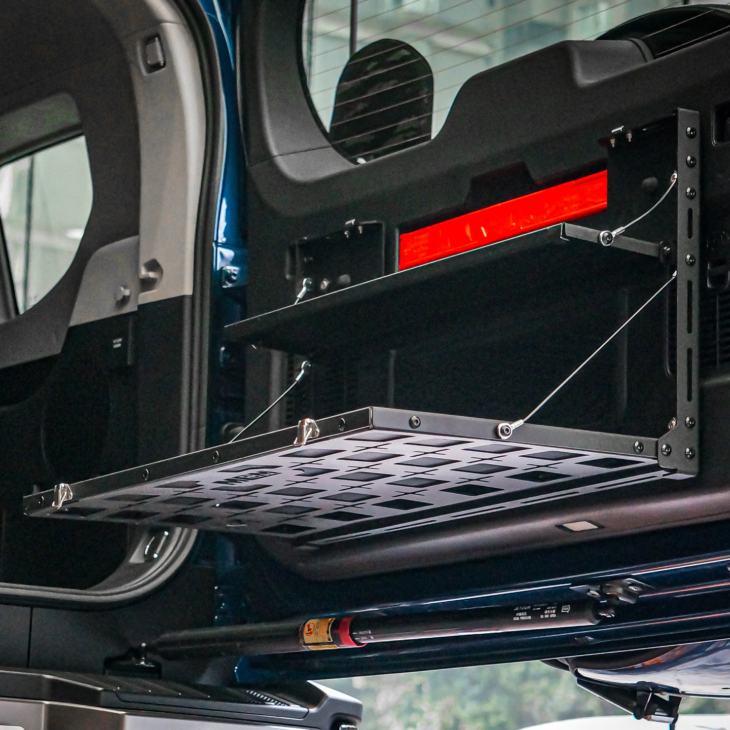 Suitable for Zongheng G700 modified mcom tailgate folding console, multifunctional small table board, tailgate storage rack