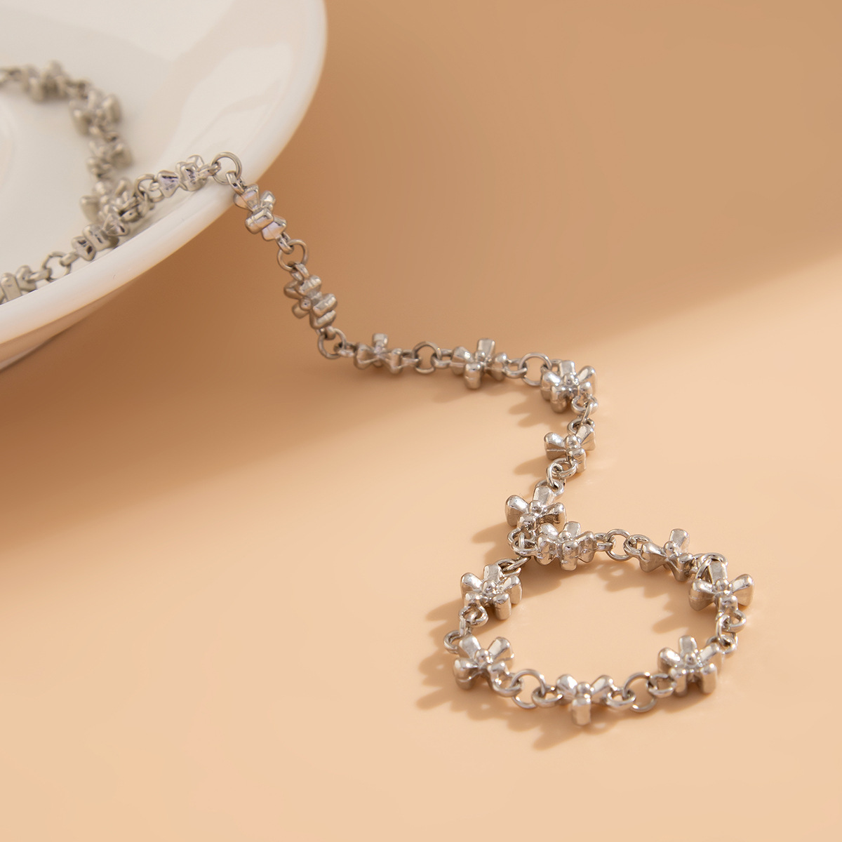 28g Weight Alloy Pendant Material Y-Necklace Classification Alloy Chain Material Tennis Chain Chain Type 1 Piece Quantity Holiday, Travel, Daily Occasion Alloy Material Cross Pattern All Seasons Season Women's Gender Plating Design Elegant Style Elegant Cross Alloy Tennis Chain Y-necklaces Wholesale 18