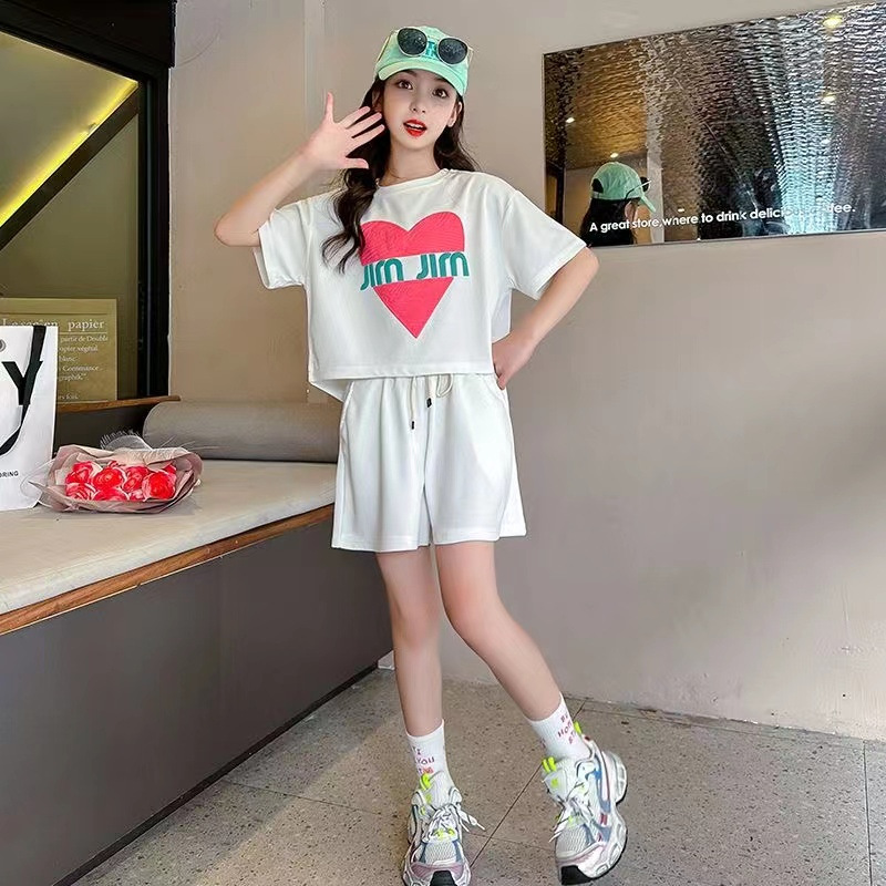 Ropa de verano para niñas traje 2023 nuevo estilo occidental ropa para niños verano para niños amor pantalones cortos de manga corta traje de dos piezas