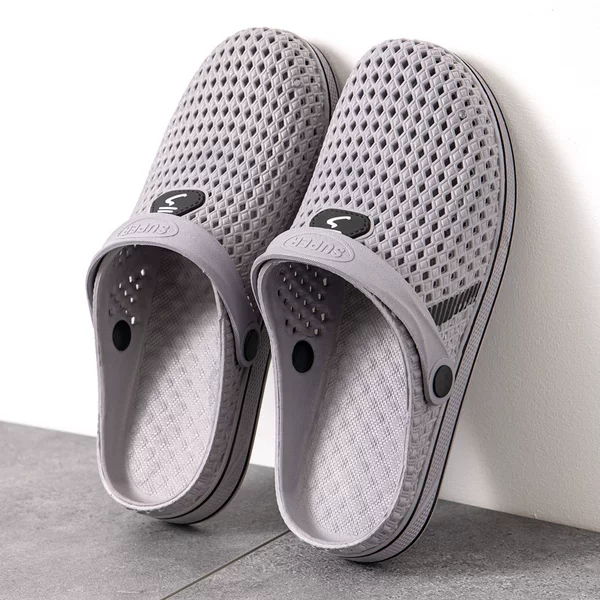 Vietnamese Mesh Casual Sandals, Comfortable and Soft Non-Slip Men's Beach Shoes, New Style Two-Way Clogs Wholesale