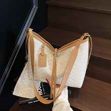 �羳�n��ٴ�玧��ĸ�μ����Ů2025�ļ��¿������б�����ذ�