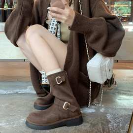 葡萄ma同款靴子2025秋冬新款复古机车扣带圆头厚底增高中筒短靴女