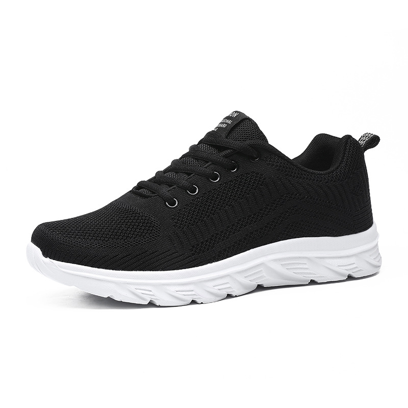 Nuevos zapatos de hombre de verano, zapatos de deporte transpirables de malla negra, zapatos de correr suaves, zapatos casuales para hombres.