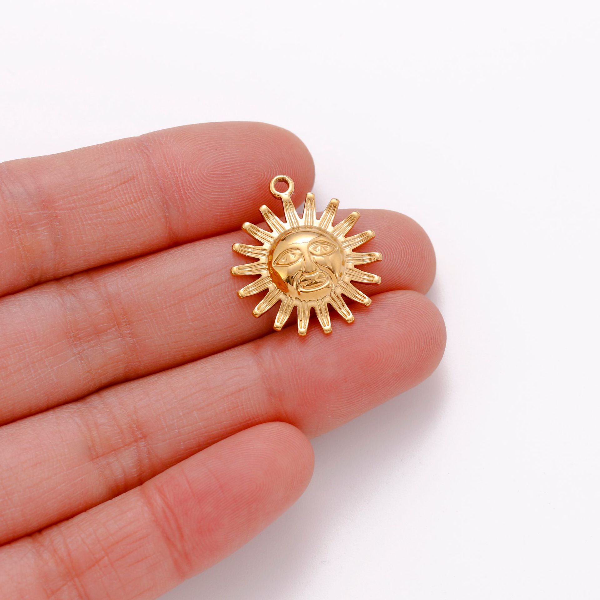 1 Piece Quantity 304 Stainless Steel Material 1 Piece 23mm 304 Stainless Steel Ion Plating (IP) Sun Smiley Face Pendant DIY Jewelry Accessories Bracelets Earrings