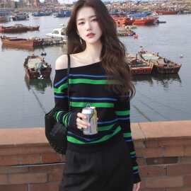 韩系条纹撞色斜露肩长袖t恤女秋季修身显瘦气质打底衫上衣A13462