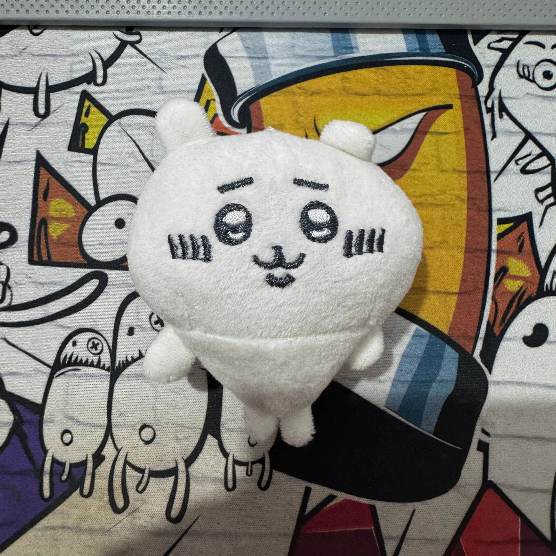 Плюшевая подвеска (Hello Kitty by Sanrio) — мягкая кукольная брелок, подвеска для сумки, варианты «скрип» и цепочка с бусинами