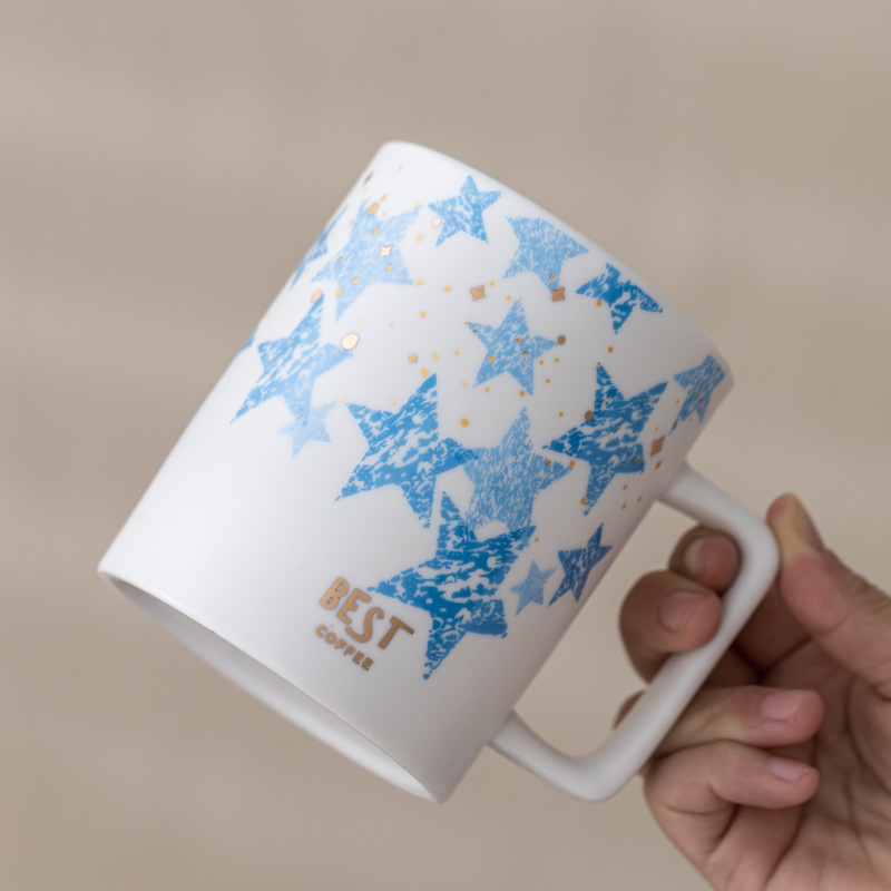 Taza de café de moda simple taza de tamaño grande con tapa de filtro caja de regalo impresa LOGO regalos publicitarios