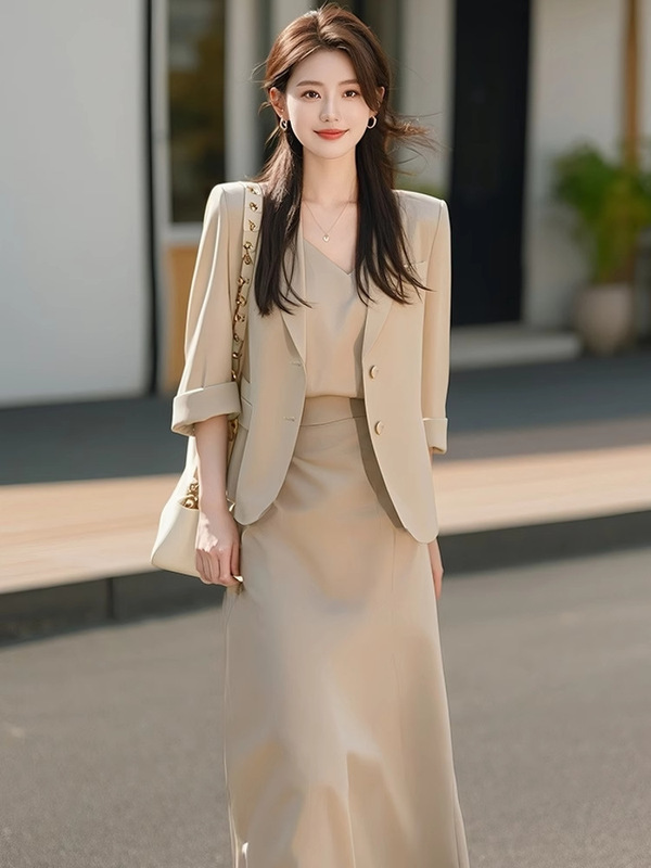 网红爆款时尚西服套装裙女2025秋季新款卡其色外套吊带裙两件套|undefined