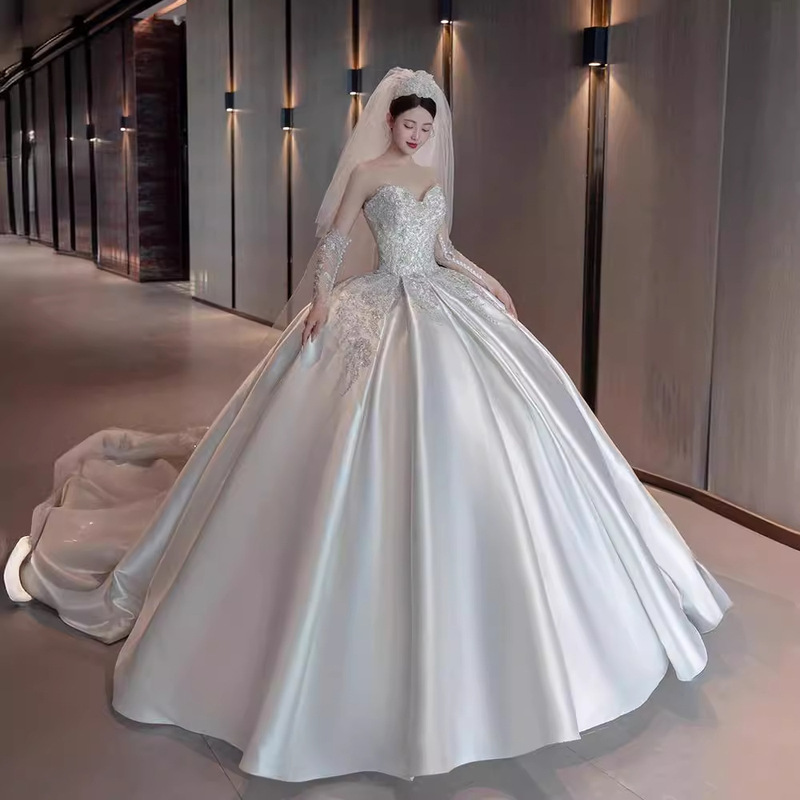 Satin Wedding Dress 2026 New Style Petite Bride Main Dress French Retro Strapless High-End White Bridal Gown Satin Wedding Dress 2026 New Style Petite Bride Main Dress French Retro Strapless High-End White Bridal Gown
