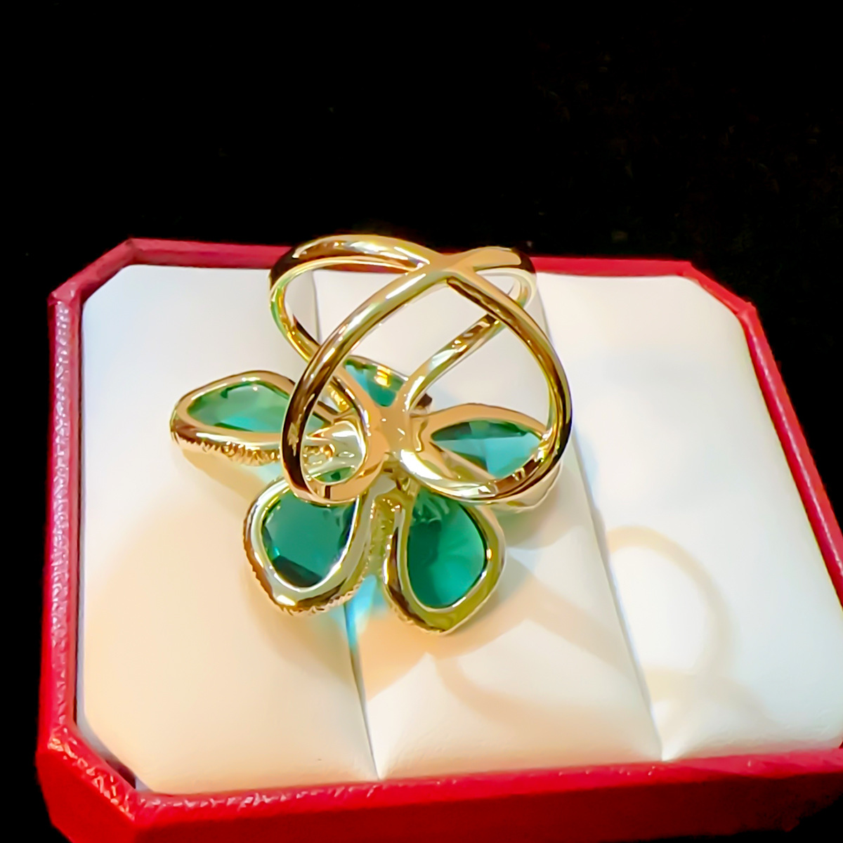 Classical Leaf Flower Copper Plating Women's Brooches display picture 5