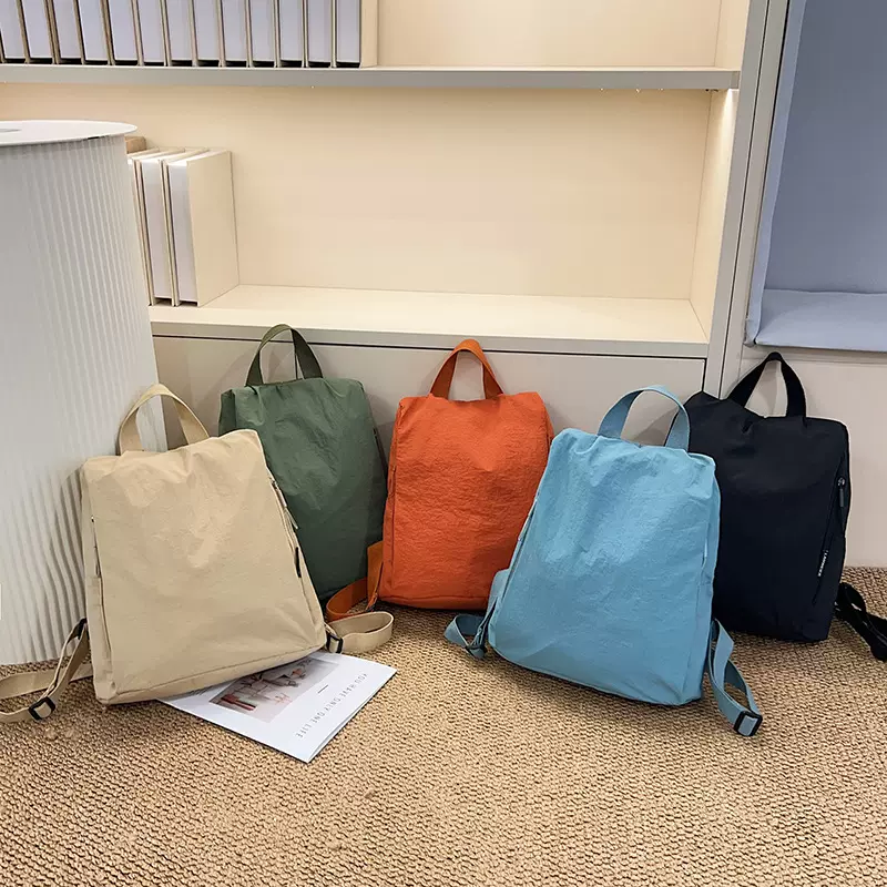 2025新款双肩包女潮时尚百搭学生书包出游旅行女士尼龙背包大容量