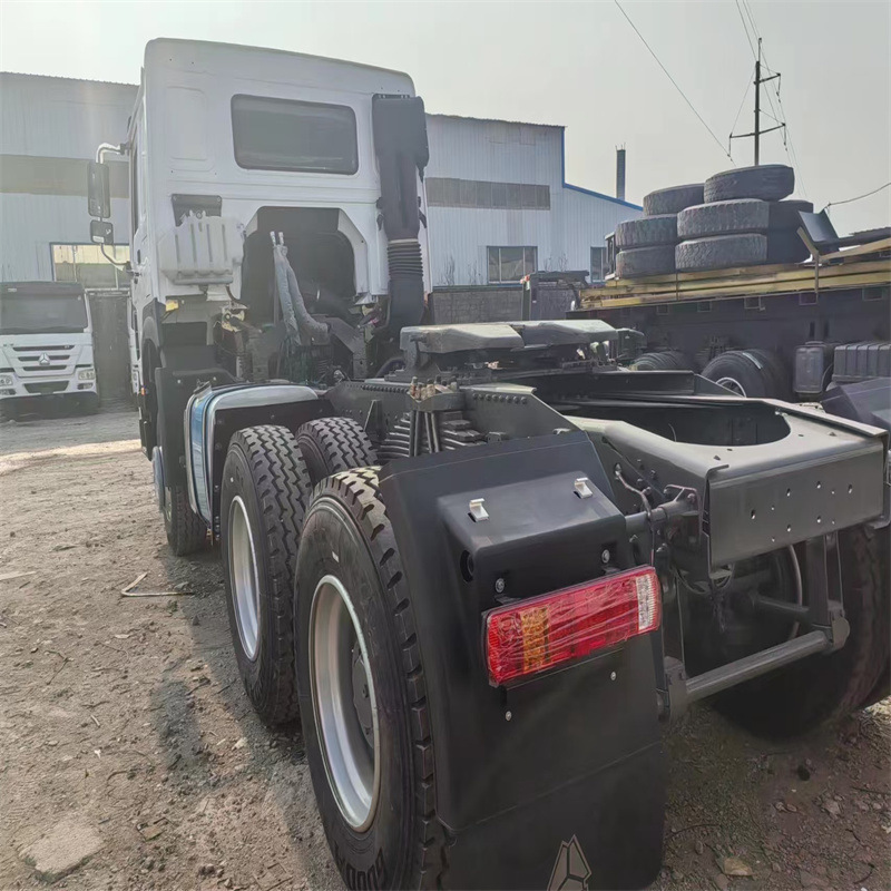 Howo Tractor Truck Howo 10-Wheel Mining Dump Truck Howo Refurbished and Remanufactured 371 Horsepower Heavy Truck
